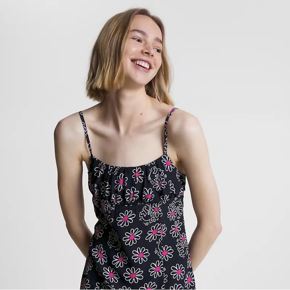 TOMMY JEANS
TOMMY X KEITH HARING FLOWER SLIP DRESS
